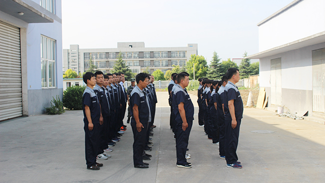 員工軍訓站軍姿 員工軍訓站軍姿